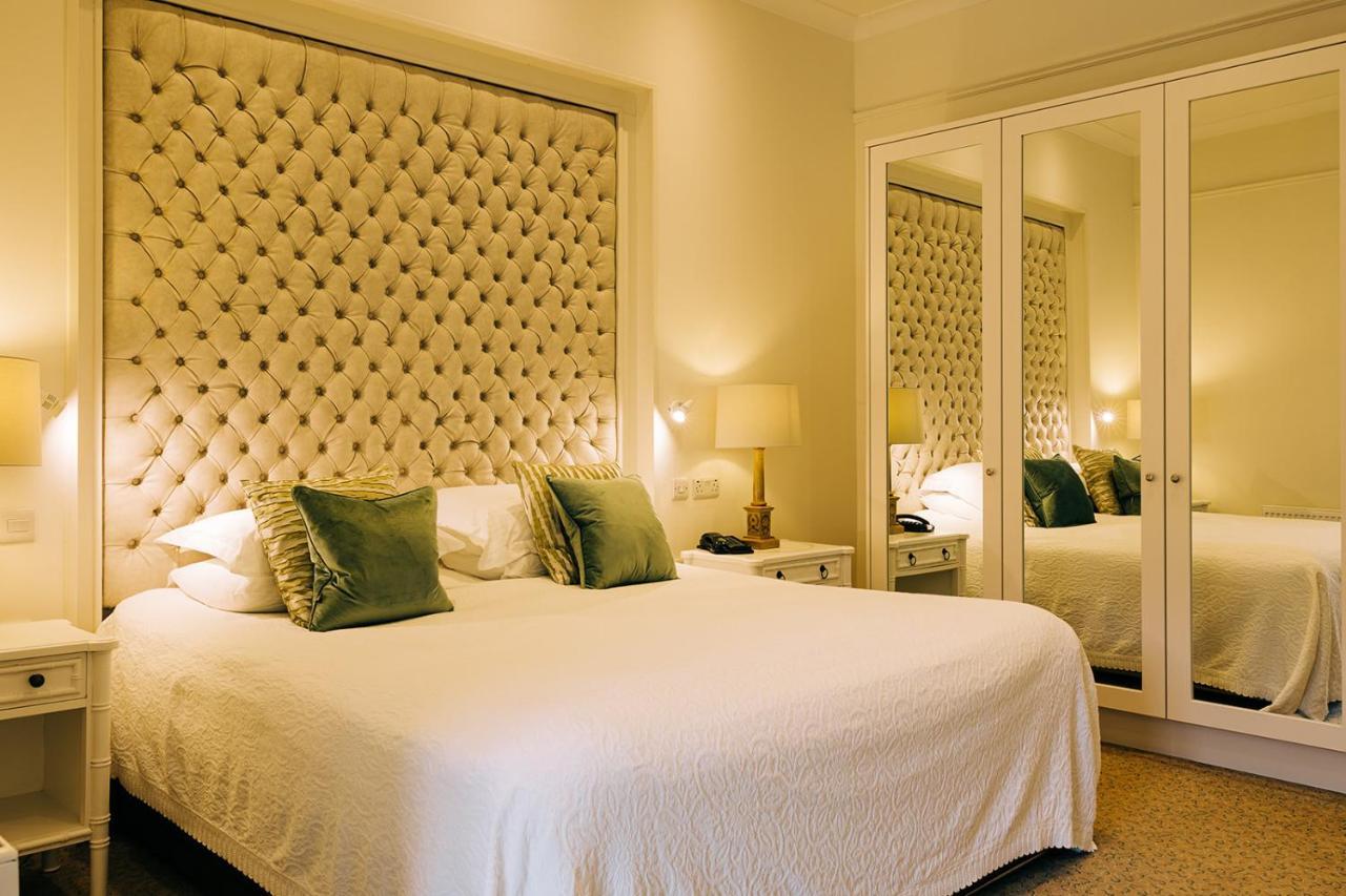 ניוברידג' The Keadeen Hotel מראה חיצוני תמונה