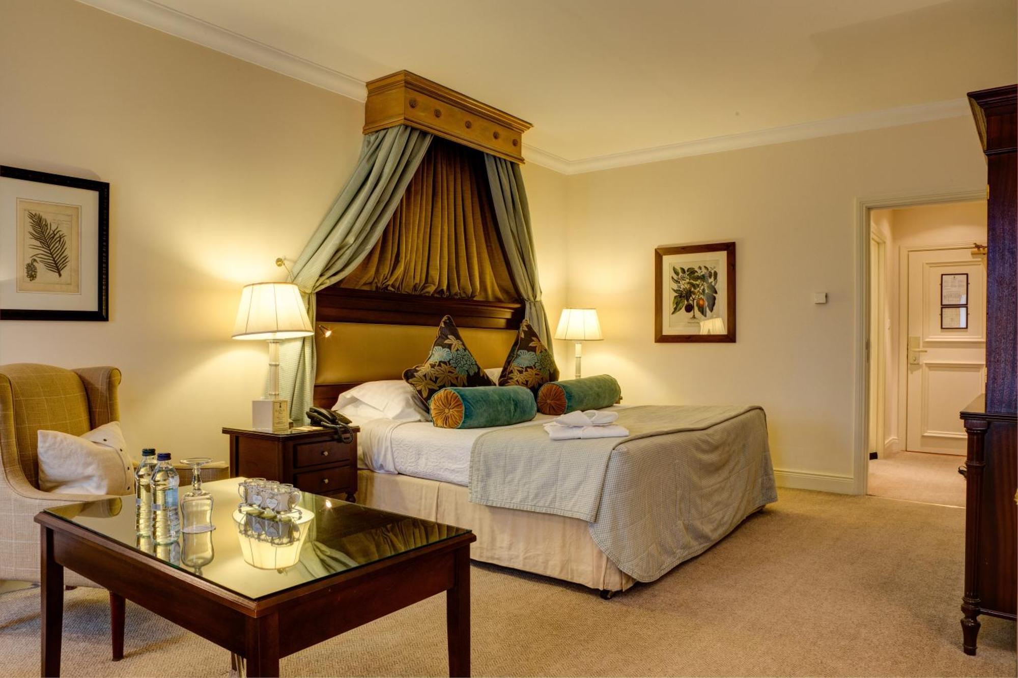 ניוברידג' The Keadeen Hotel מראה חיצוני תמונה