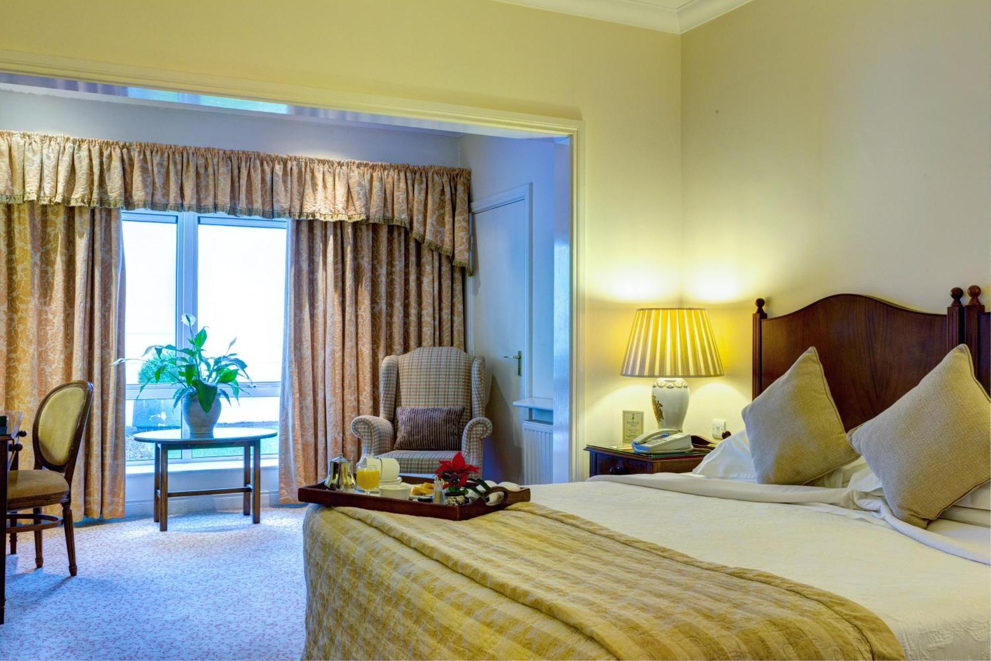 ניוברידג' The Keadeen Hotel מראה חיצוני תמונה