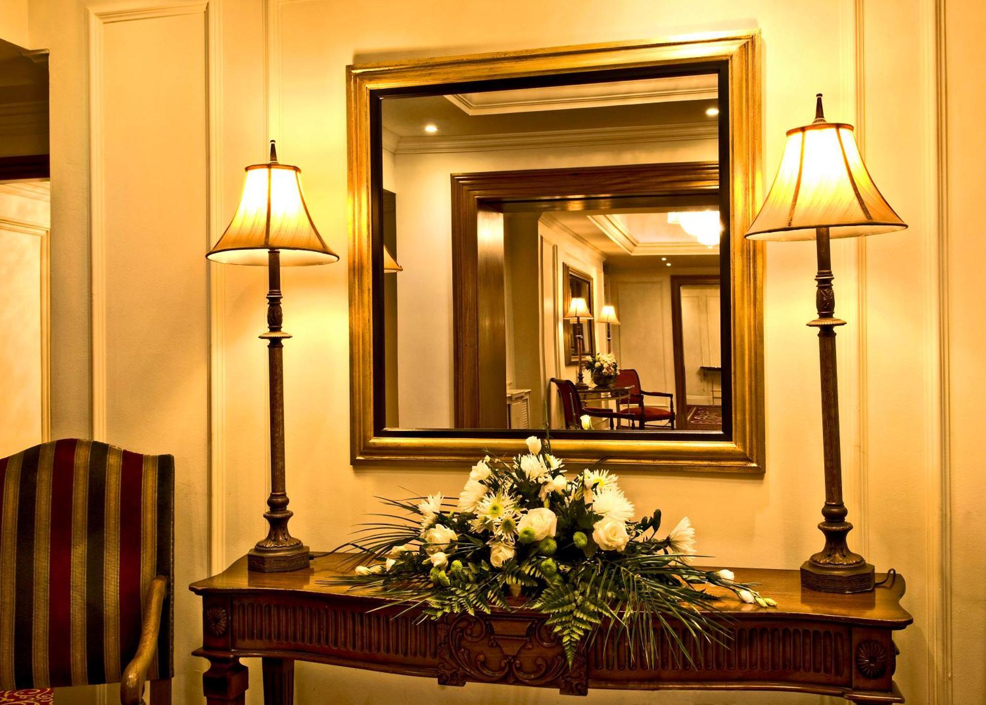 ניוברידג' The Keadeen Hotel מראה חיצוני תמונה